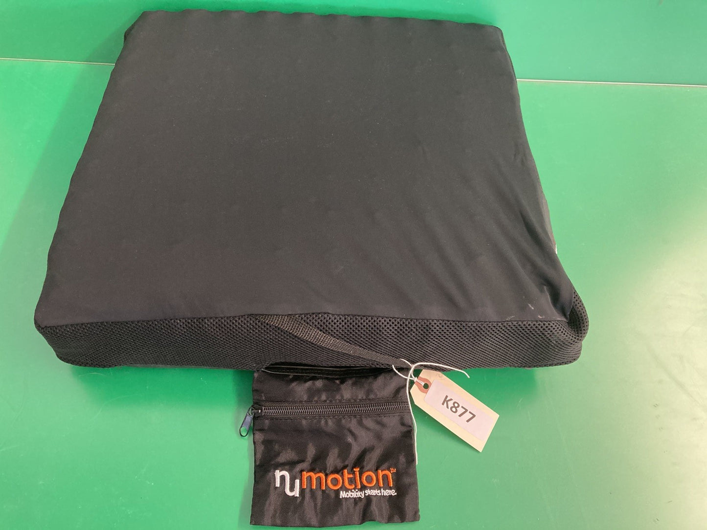 Roho Air Cushion w/ Pump & Cover 18.25" X 18.25 "X 4.25" 1R1010C #K877