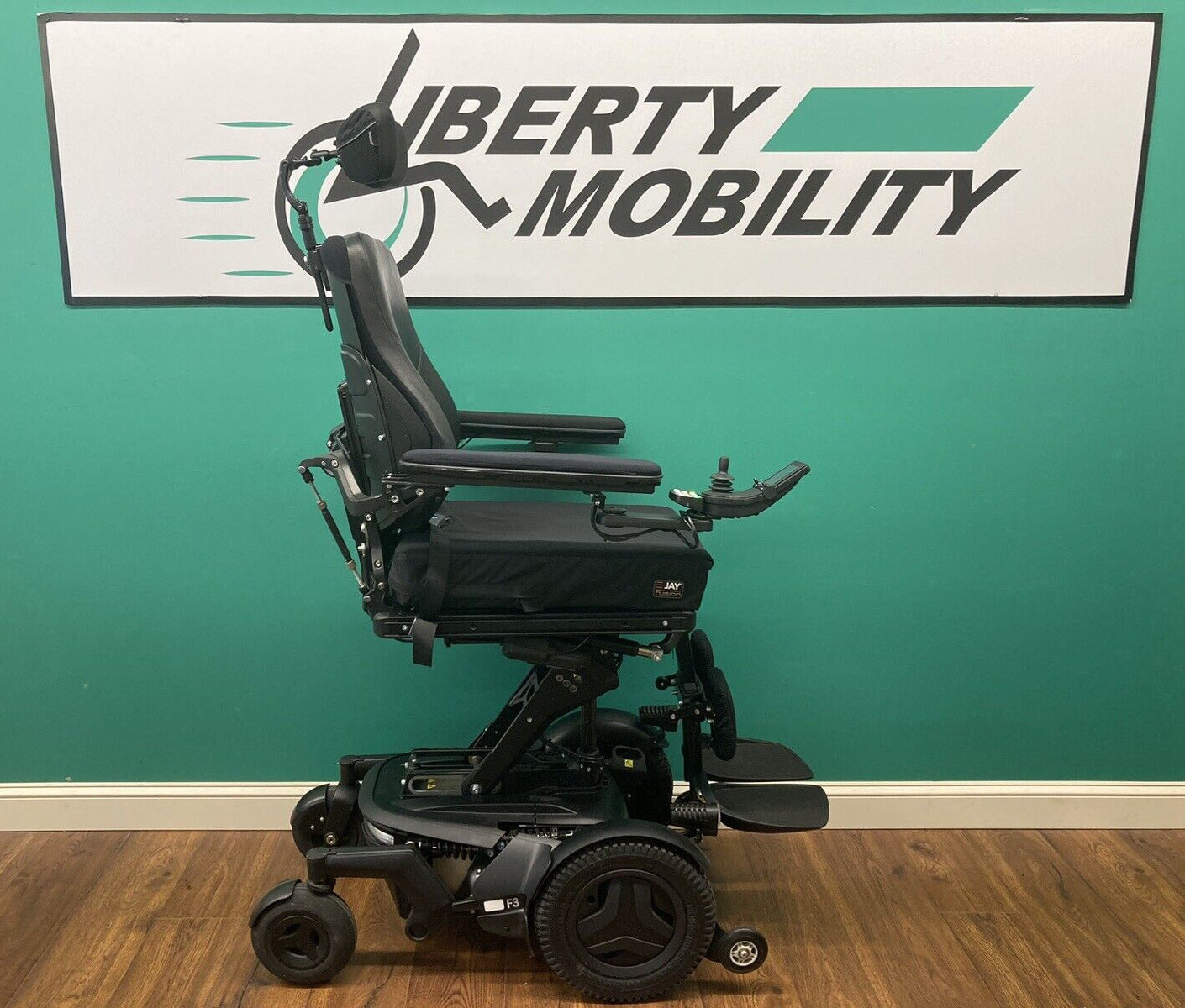 2021 Permobil F3 Wheelchair w/ Power Elevate,Tilt,Recline,Legs LIGHT KIT* LM7563