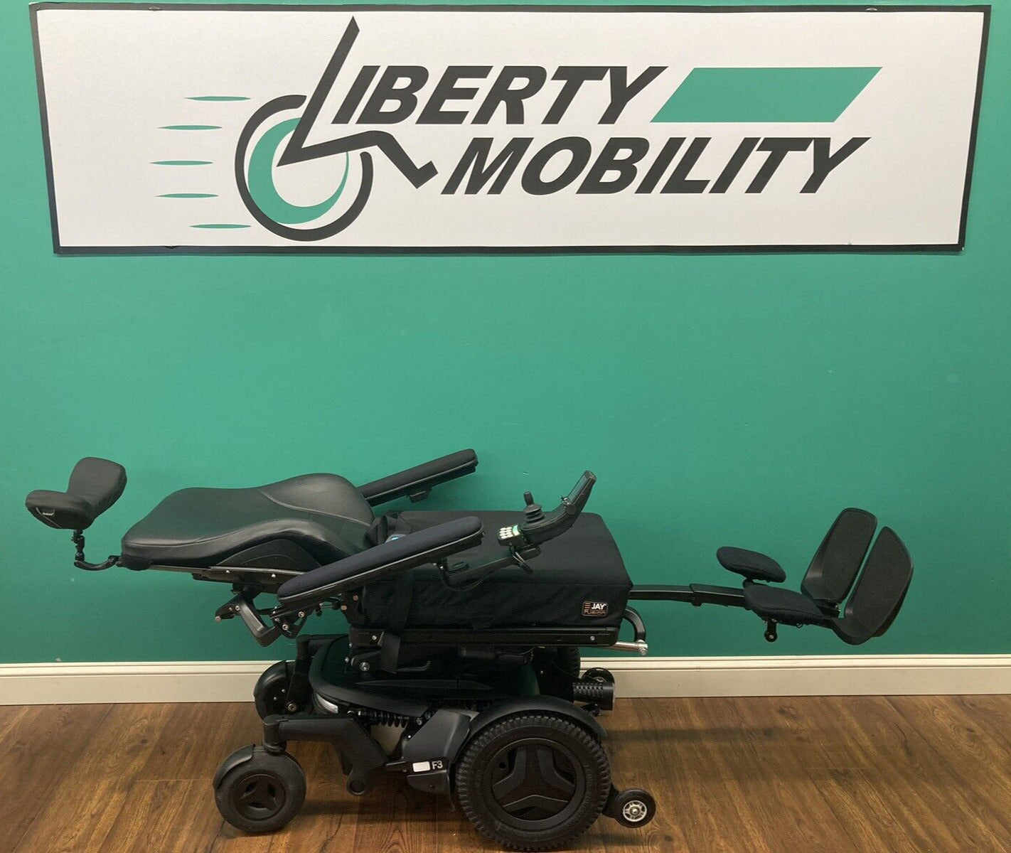 2021 Permobil F3 Wheelchair w/ Power Elevate,Tilt,Recline,Legs LIGHT KIT* LM7563