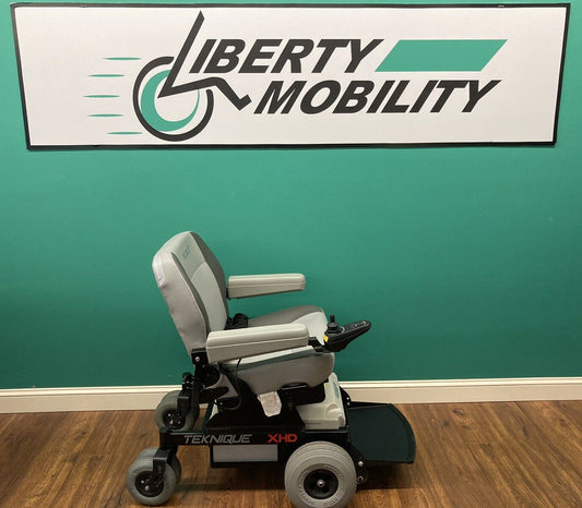 Hoveround XHD Heavy Duty Power Wheelchair ~450LB Capacity #LM7577
