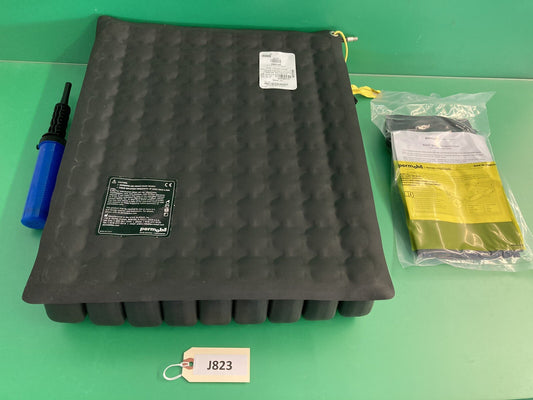 2019 Roho Air Cushion w/ Pump & New Cover 16.50" X 20.00"X 4.25" 1R911C #J823
