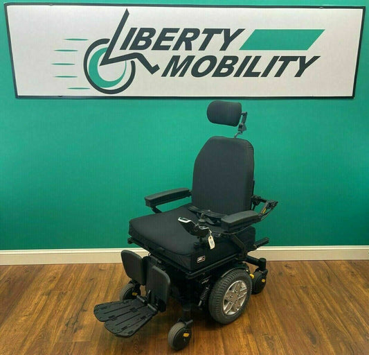 2016 Quantum EDGE HD w/ Tilt, Recline & Power Footrest - Only 2 Miles* #LM7492