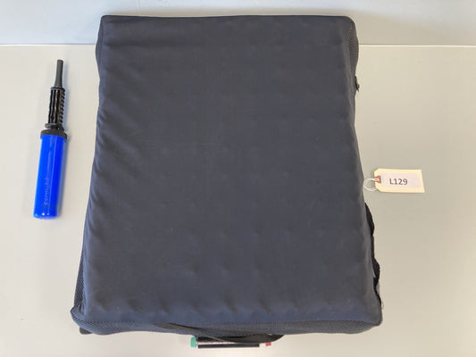 2020 Roho Air Cushion w/ Pump & Cover 17.75" X 20.25" X 4.25" QS911C #L129