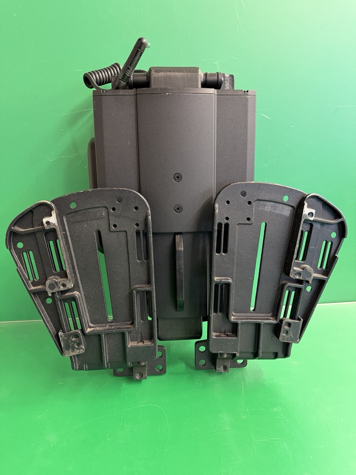 Quantum Tru Balance Center Mount Power Footrest Assembly RIG131138 #K867