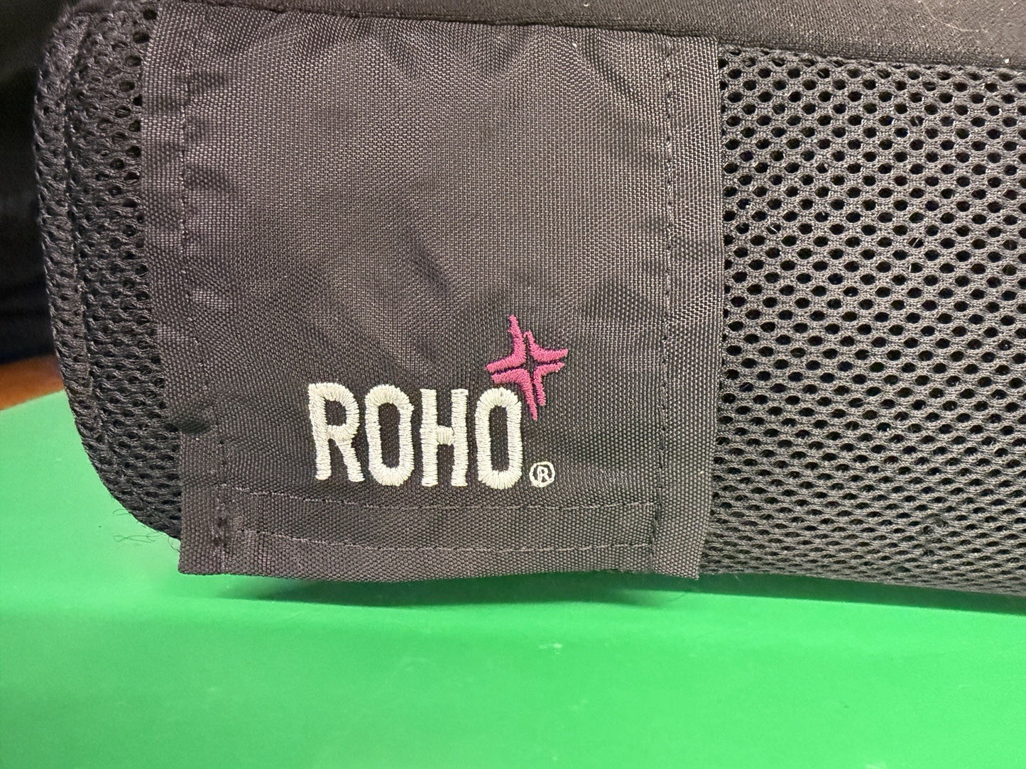 Roho Jay Hybrid Elite Foam & Air Cushion 21.75" X 20.75"X 4.25" 1RHE2220C #L031