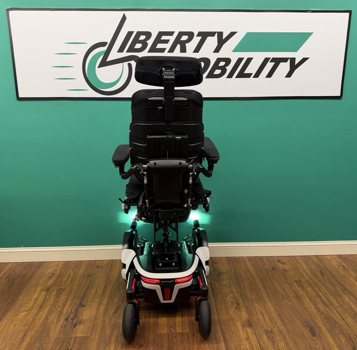 2024 Permobil F3 Wheelchair w/ Power Elevate,Tilt,Recline,Legs LIGHT KIT* LM7616