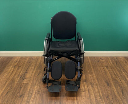 Quickie 2 Manual Wheelchair w/ Elevating & Stationary Leg Rests 19" x 20" #7550