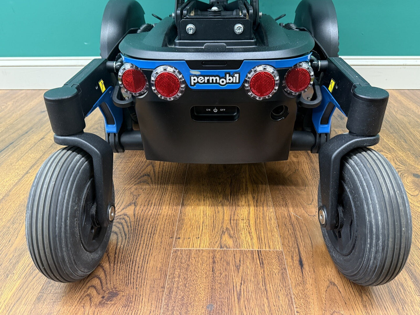 2018 Permobil F3 w/ Elevate, Tilt, Recline, Legs & 30° Anterior Tilt ~18 Miles