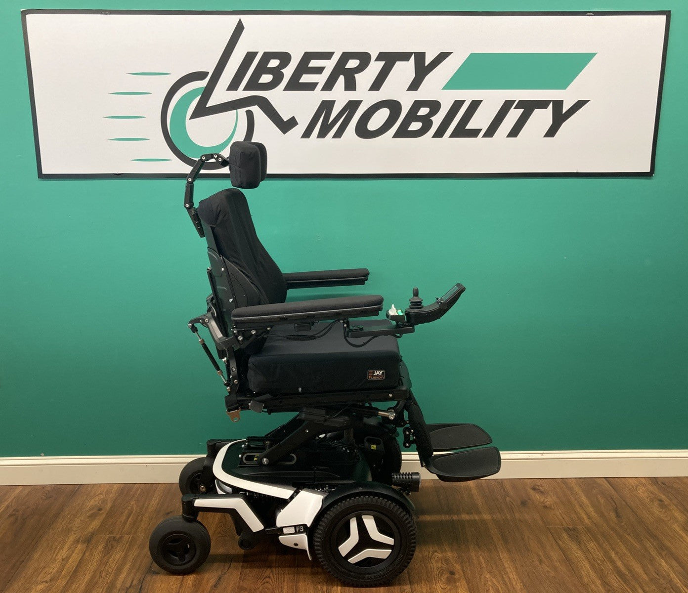 2023 Permobil F3 Wheelchair w/ Power Elevate,Tilt,Recline,Legs LIGHT KIT* LM7611