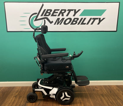 2023 Permobil F3 Wheelchair w/ Power Elevate,Tilt,Recline,Legs LIGHT KIT* LM7611