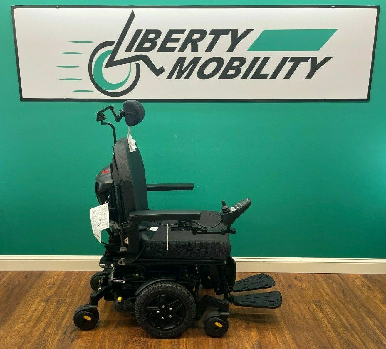 2020 Quantum EDGE 3 Wheelchair w/ Power Tilt & Power Footrest 1.8 miles* #LM7485