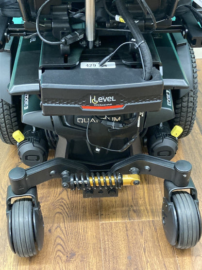 2024 Quantum EDGE 3 Wheelchair -Elevate, Tilt, Recline & Legs 7 miles* #LM7612