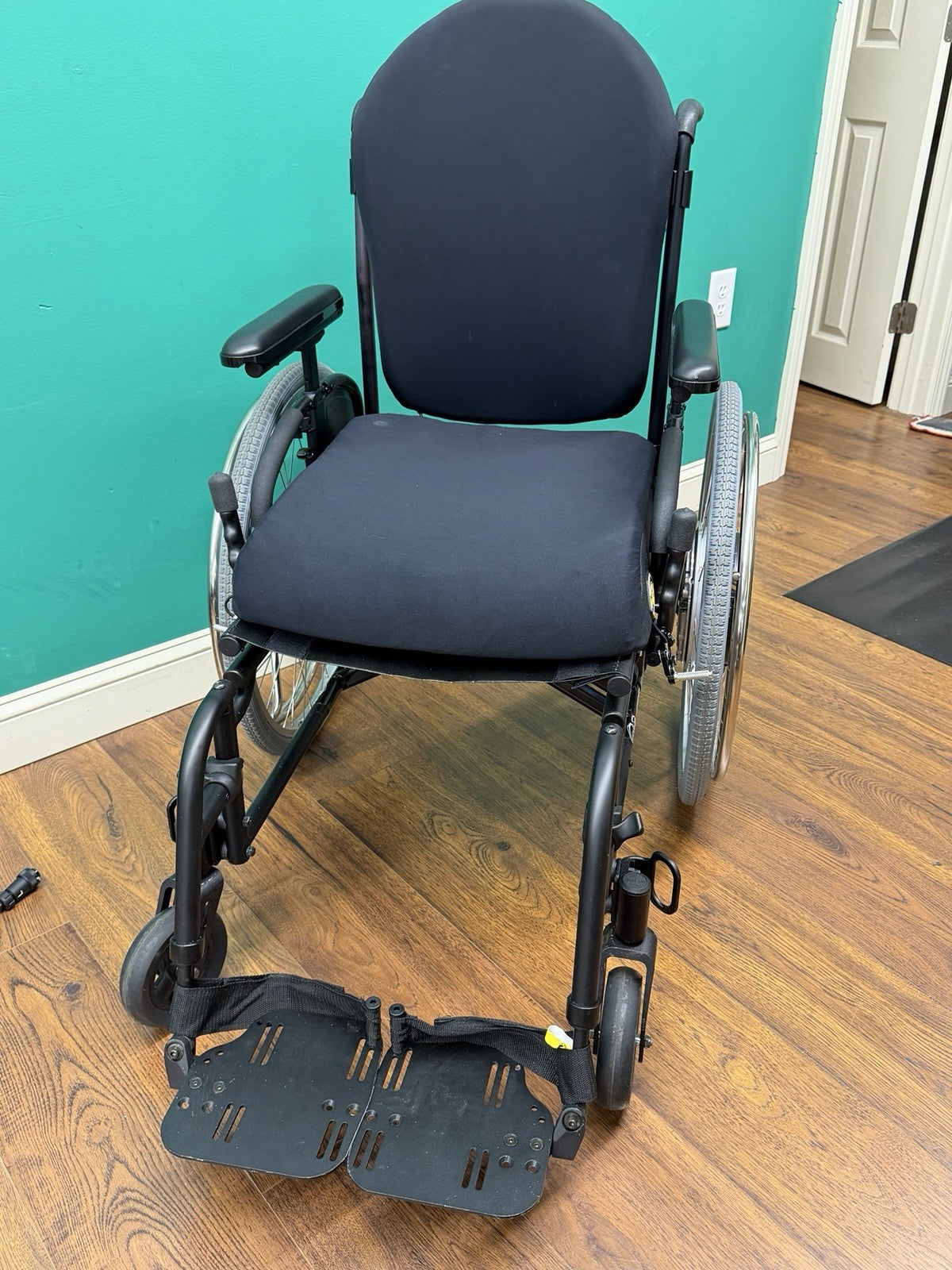 2024 Quickie 2 Wheelchair with Yamaha 24"x1 3/8" Power Assist Xtender Wheels