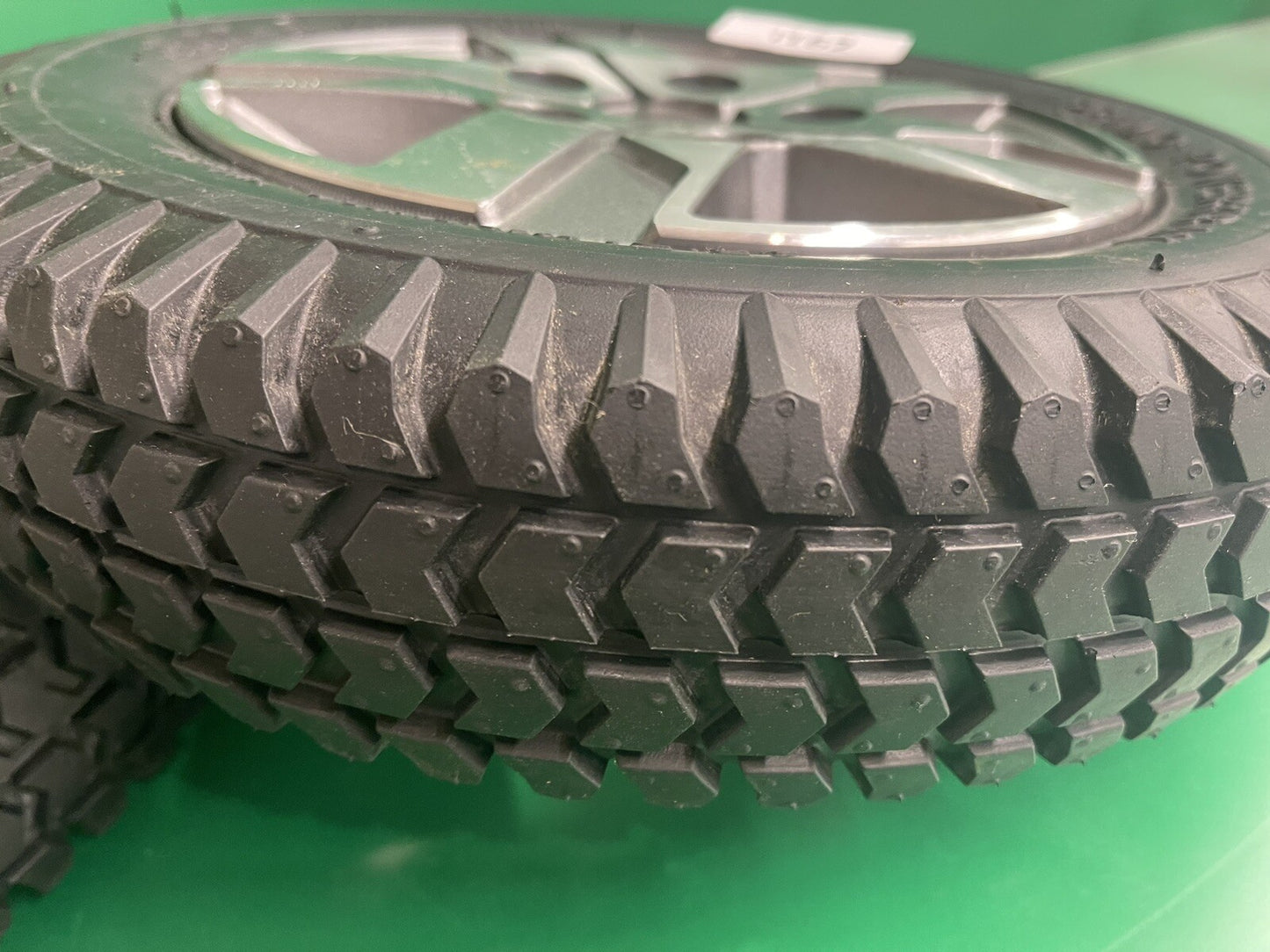Drive Wheel Assembly for the Quantum Q6 Edge 2.0 & Q6 Edge 2.0 X #i162