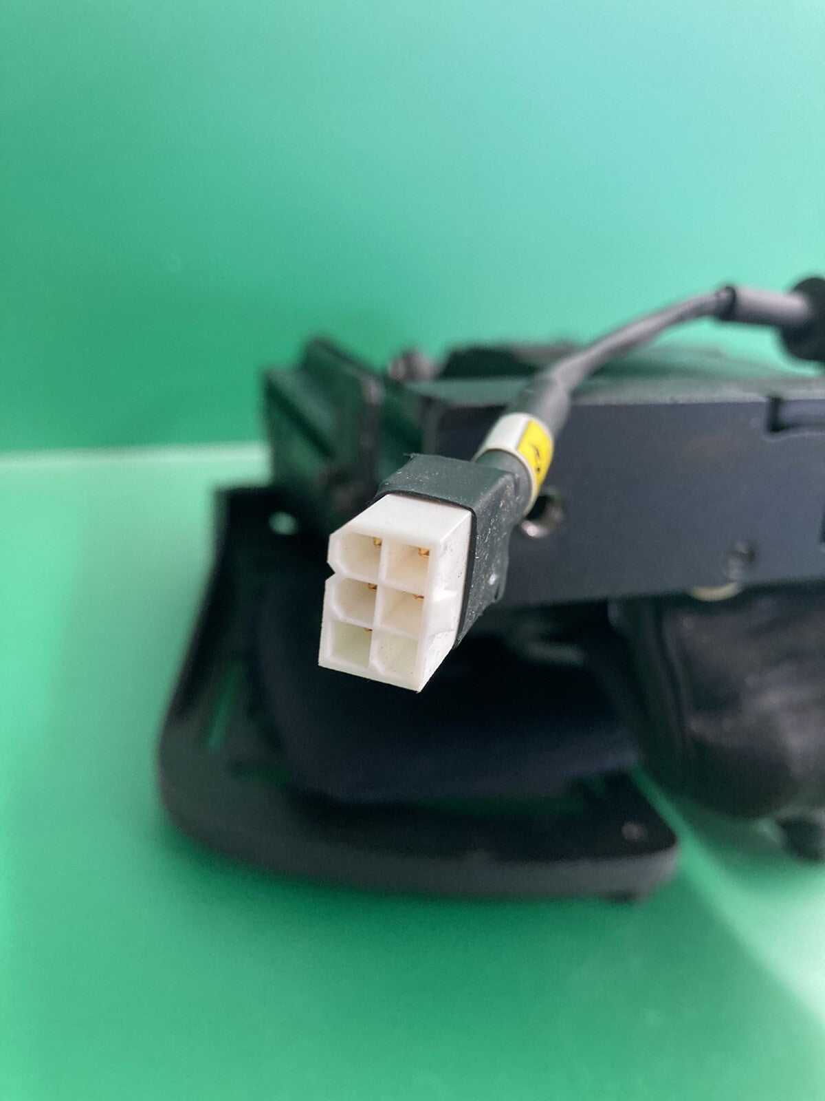 Quickie Q700M Center Mount Power Elevating Power Footrest Assembly 247058 #J886