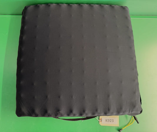 2023 Roho Air Cushion w/ Pump & Cover 18.25" X 18.25" X 4.25" 1R1010C #K923
