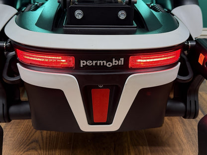 2024 Permobil F3 Wheelchair w/ Power Elevate,Tilt,Recline,Legs LIGHT KIT* LM7616