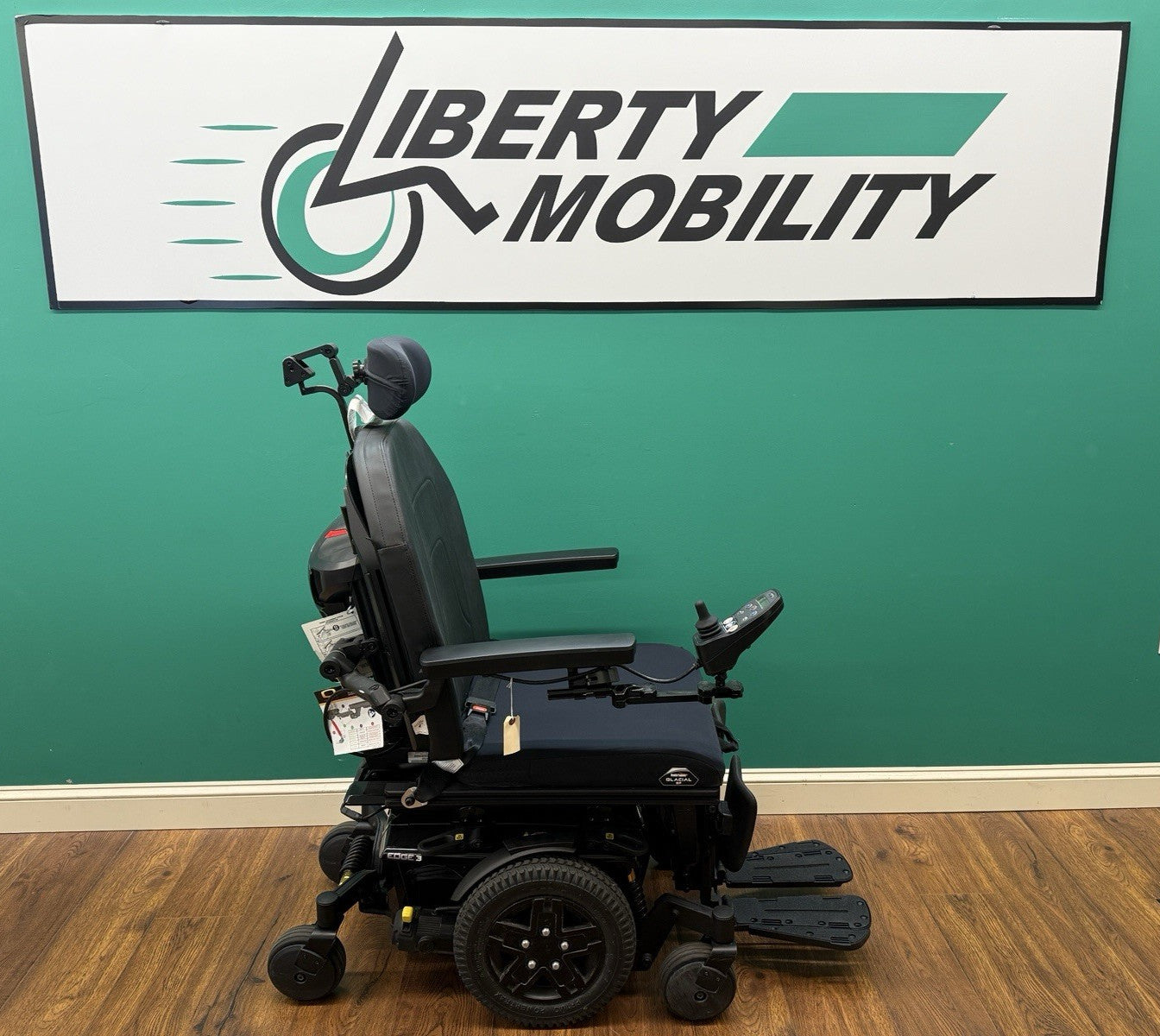 2020 Quantum EDGE 3 Wheelchair w/ Power Tilt & Power Footrest 1.8 miles* #LM7485