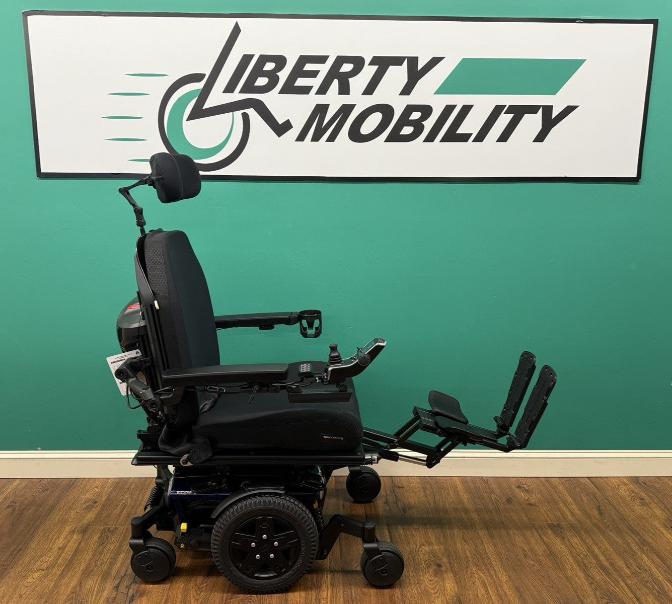 2024 Quantum EDGE 3 Wheelchair w/ Power Tilt,Recline & Footrest 3 miles* #LM7602