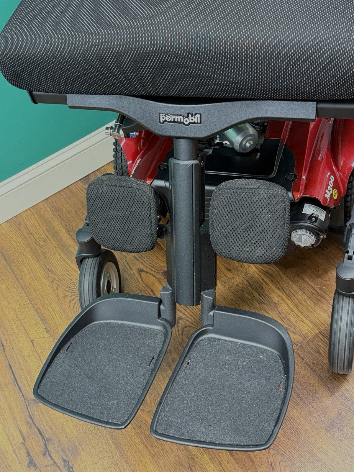 2023 Permobil M300 HD w/Elevate, Tilt, Recline, Legs 450lb cap* 13 Miles* #7615