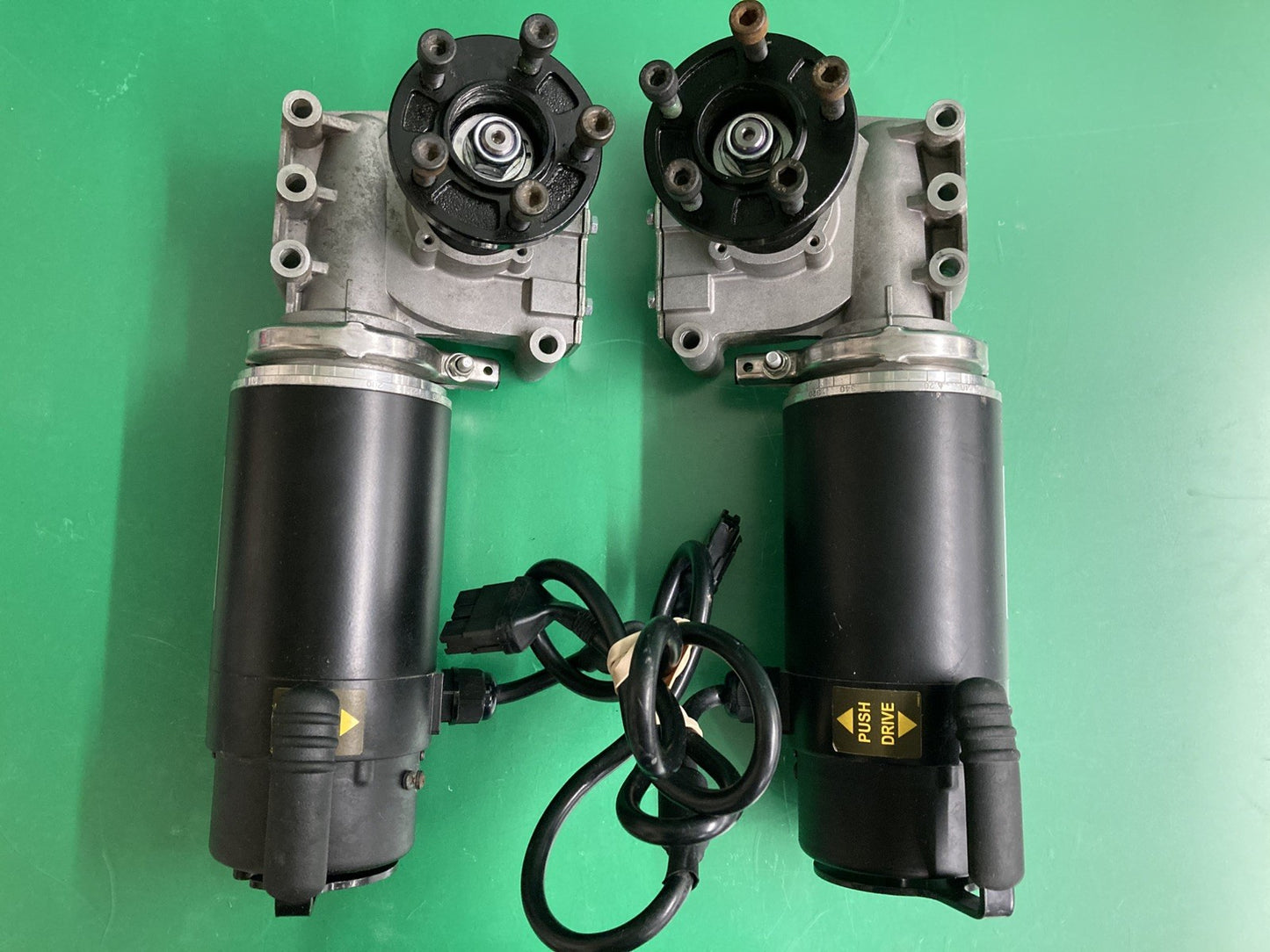 MOTORS FOR INVACARE TDX SP II 1188843 / M9278-02 / 1163412 - 1163413 #K972