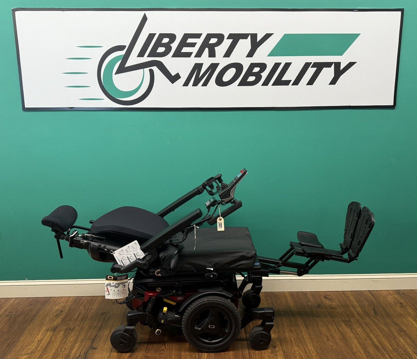 2022 Quantum EDGE 3 Stretto w/ Power Tilt, Recline & Legs ~Only 1 Mile* #LM7592