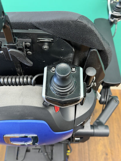 2024 Quantum EDGE 3 Stretto w/ Elevate, Tilt, Recline & Legs ~ Lights* #LM7620