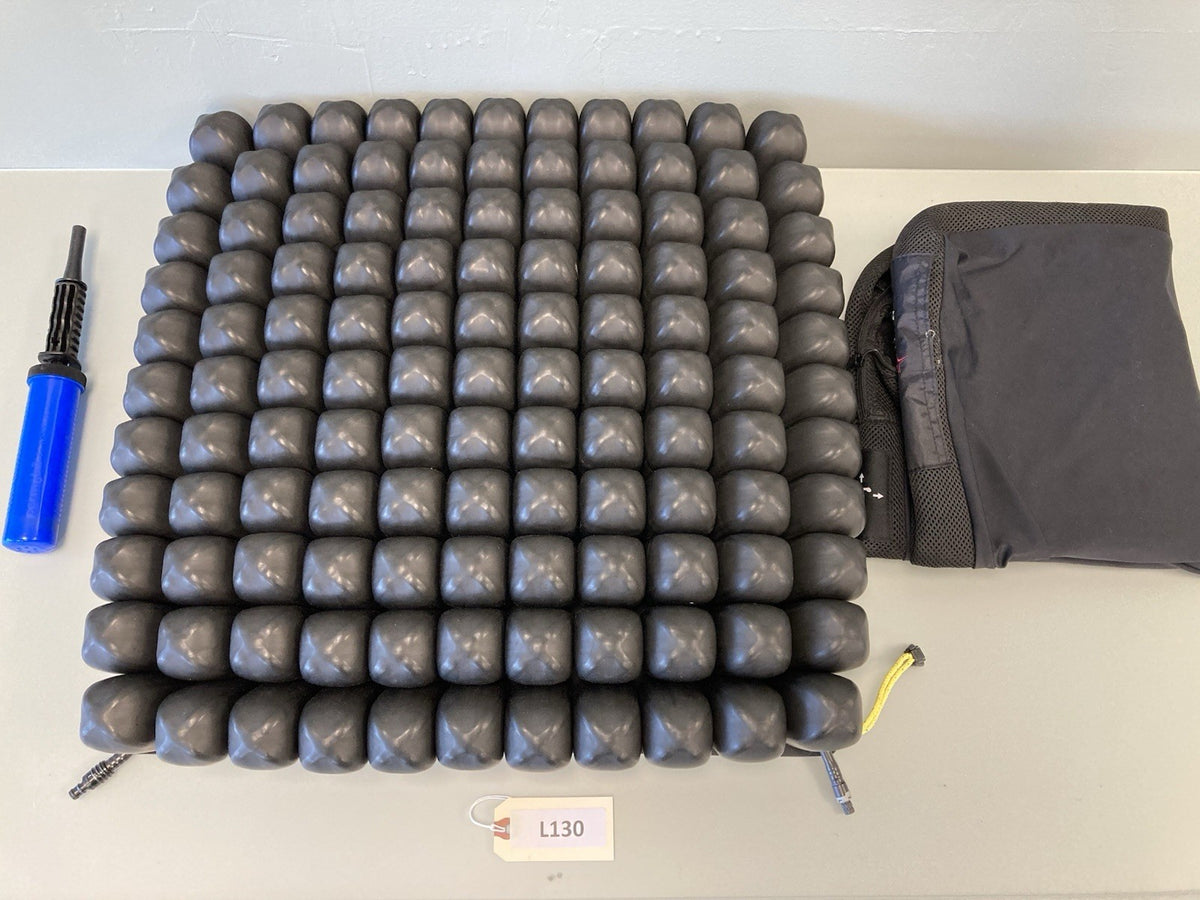 2024 Roho Air Cushion w/ Pump & Cover  20.00" X 20.00" X 4.25" 1R1111H #L130