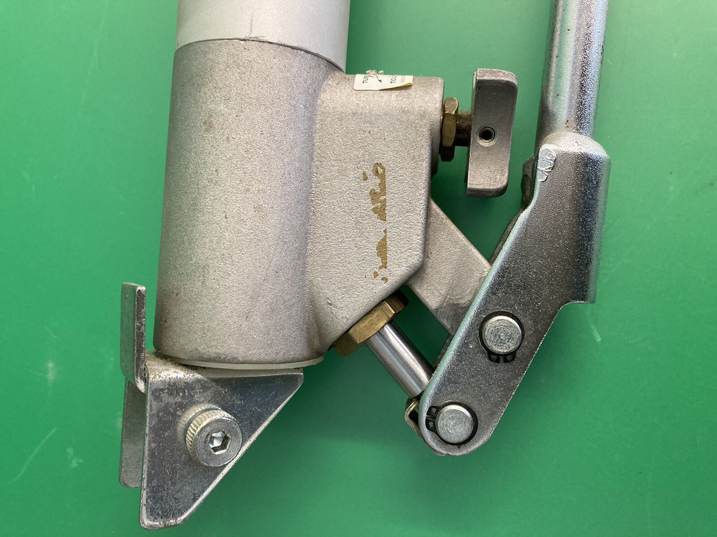 ADAPTIVE ENGINEERING LAB Patient Lift & Hoist Manual Hydraulic Pump #J215