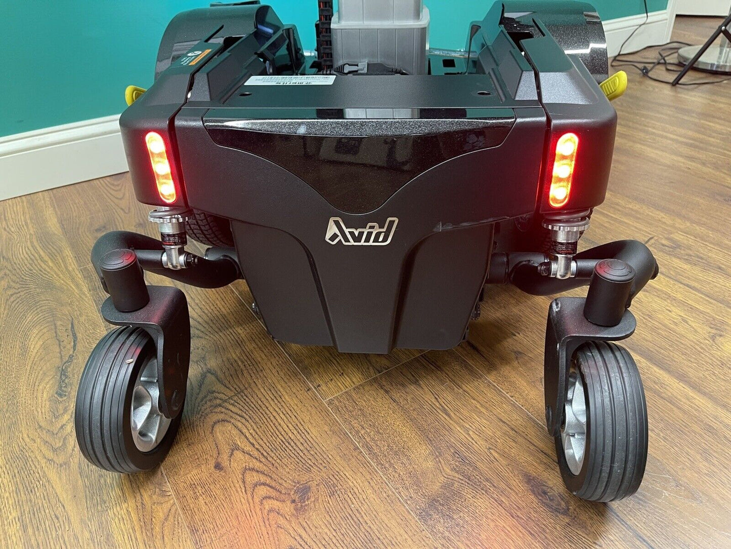 2021 Merits Velocity P325 Powerchair w/Elevate, Tilt, Recline & Foot -Lighting*