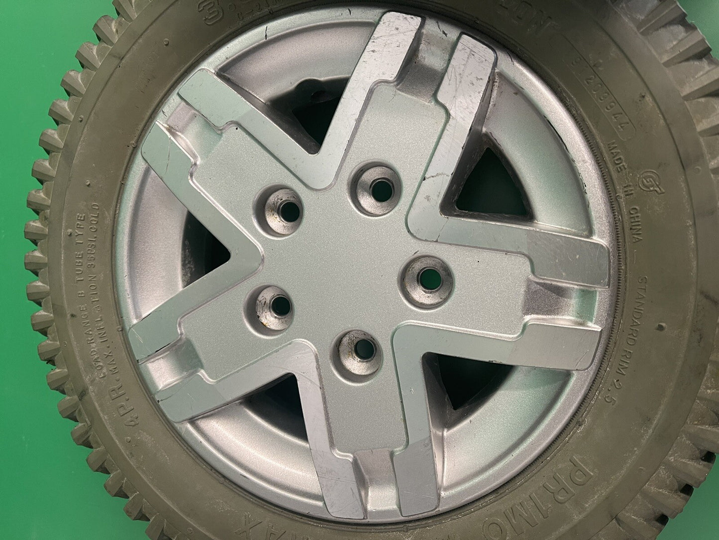14"x3" (3.00-8) Flat Free Drive Wheel Assembly for Quantum Q6 Edge & Rival #i096