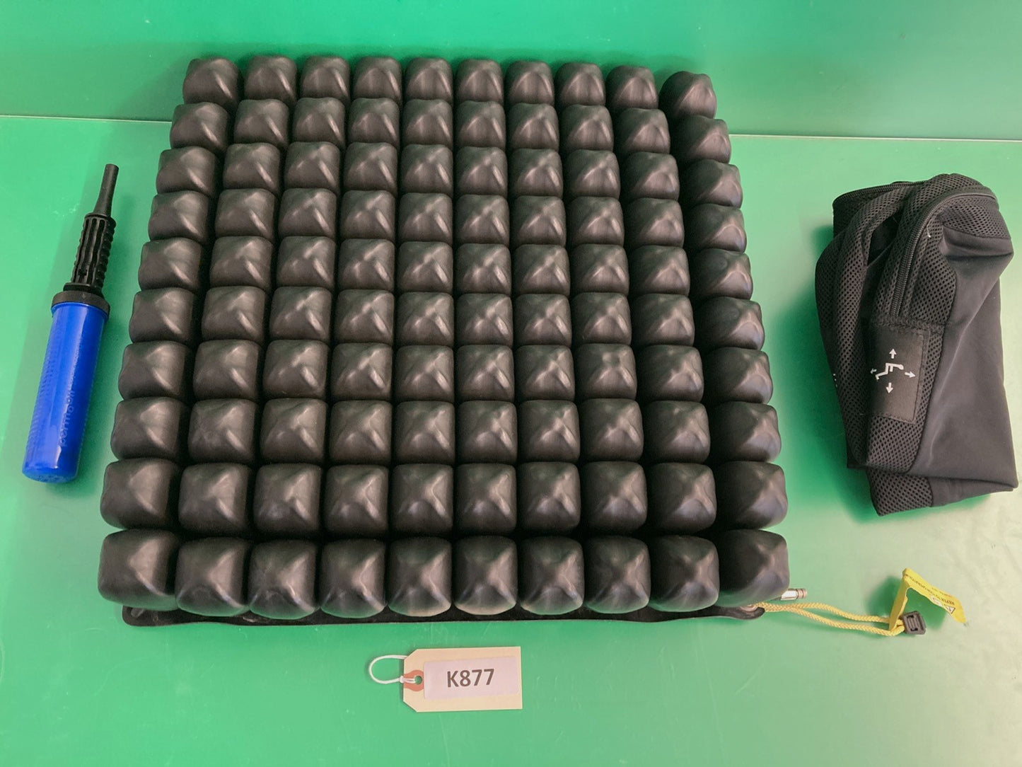 Roho Air Cushion w/ Pump & Cover  18.25" X 18.25 "X 4.25" 1R1010C #K877