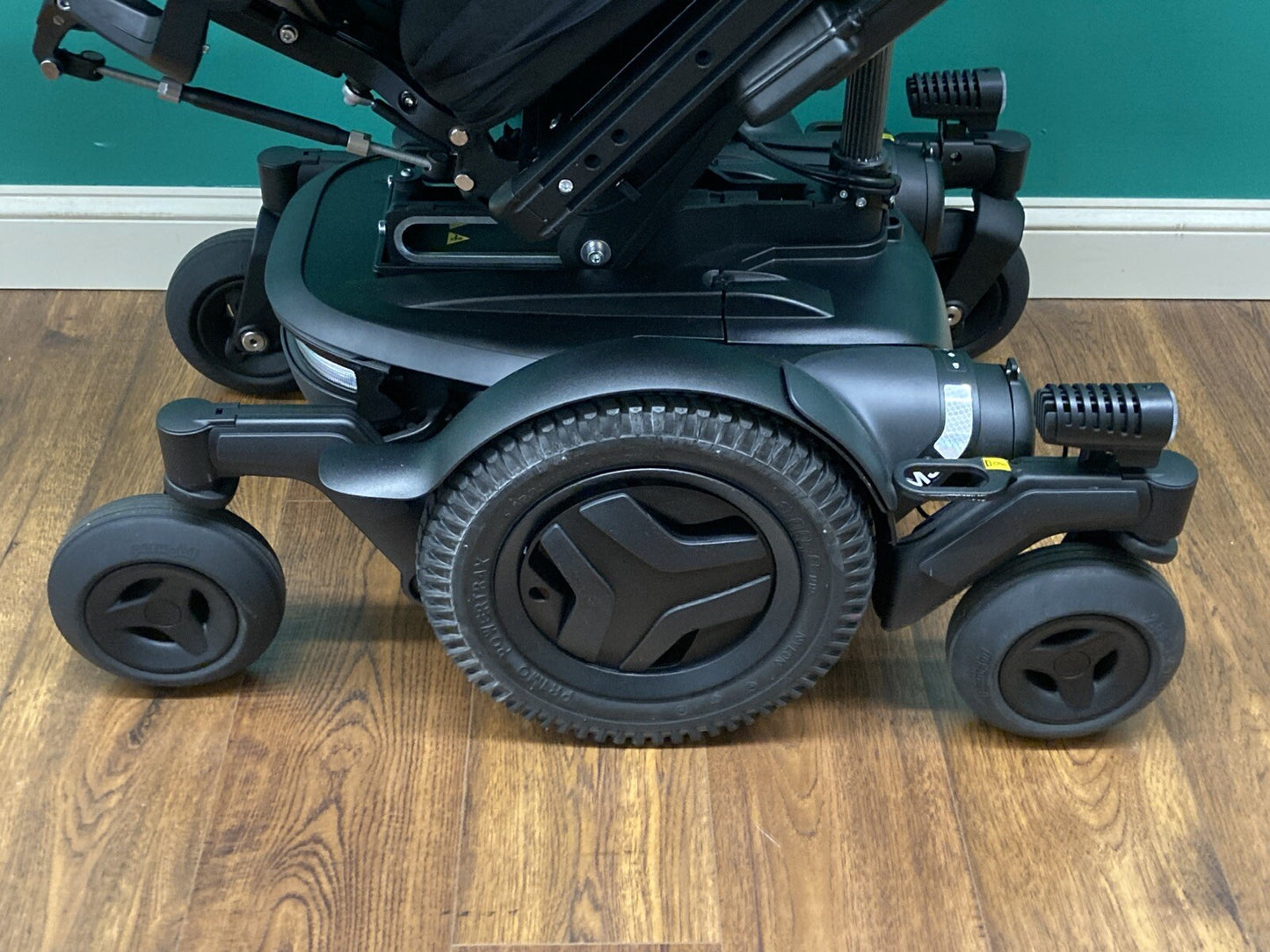 2022 Permobil M3 Wheelchair Elevate, Tilt, Recline, Legs ~Lighting ONLY 19 MILES