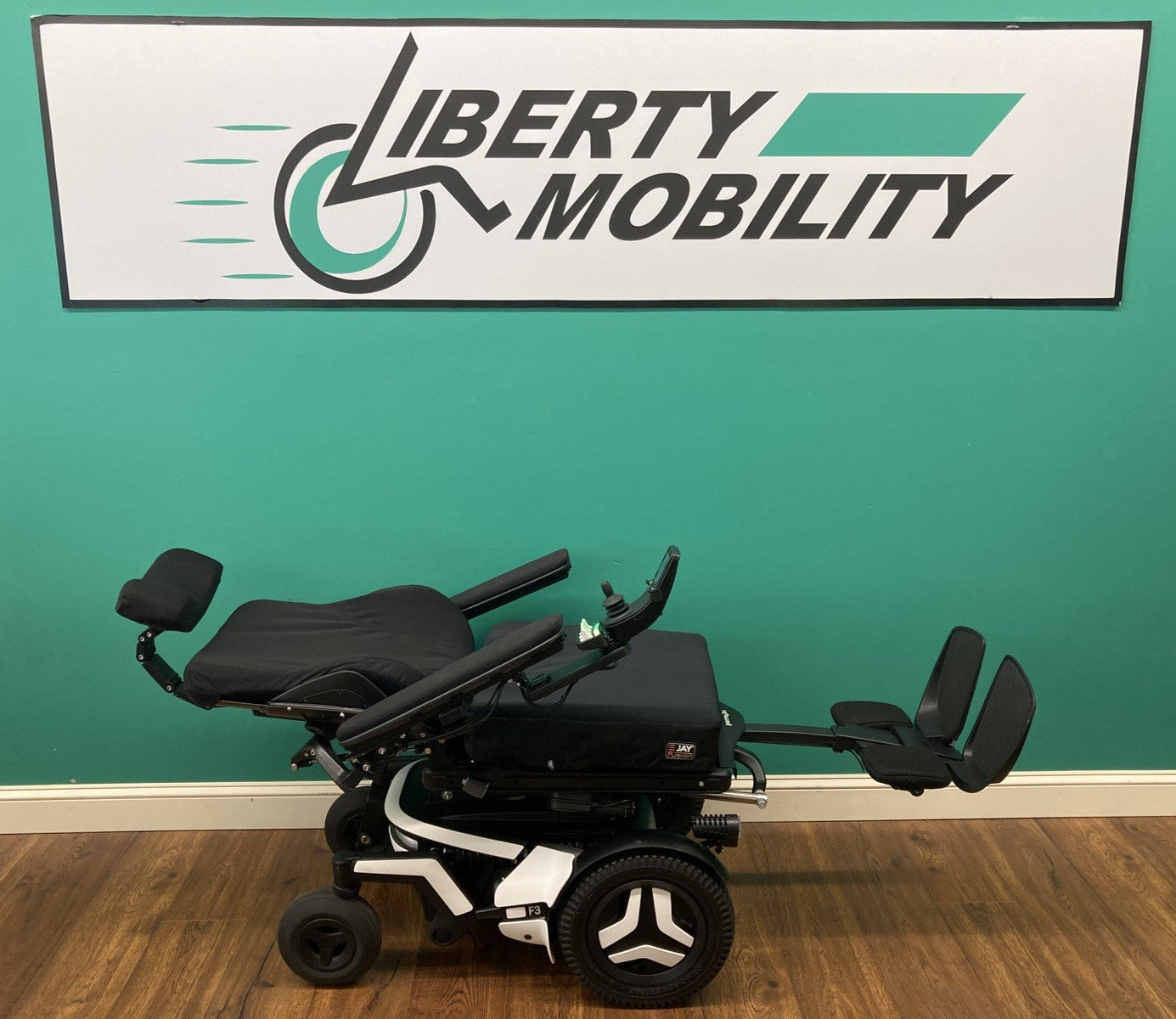 2023 Permobil F3 Wheelchair w/ Power Elevate,Tilt,Recline,Legs LIGHT KIT* LM7611