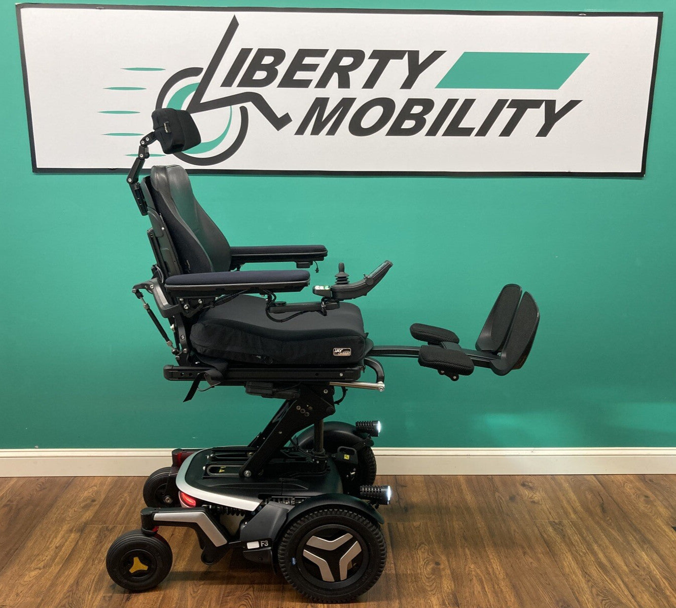 2021 Permobil F3 Wheelchair w/ Power Elevate,Tilt,Recline,Legs LIGHT KIT* LM7608
