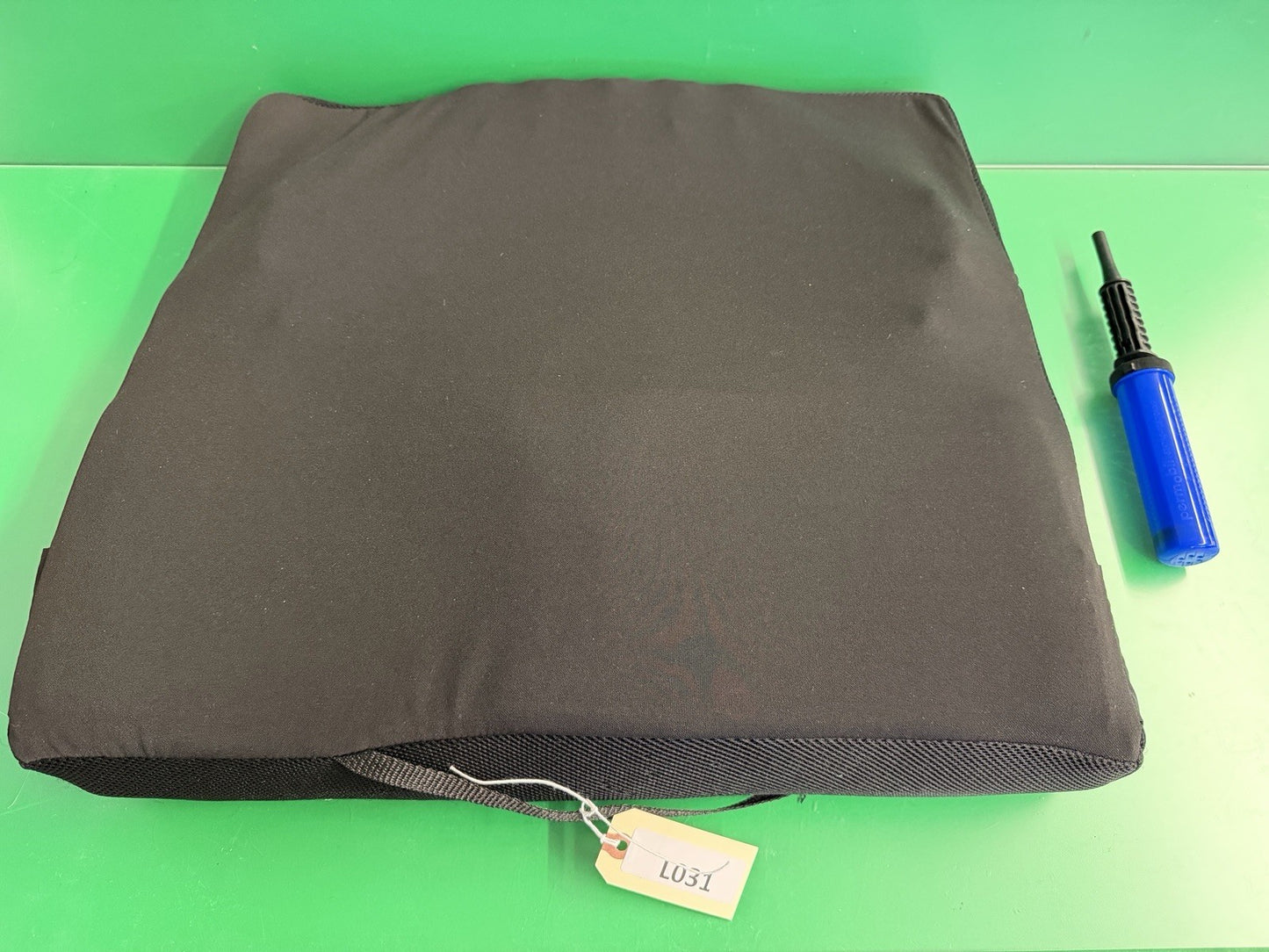 Roho Jay Hybrid Elite Foam & Air Cushion 21.75" X 20.75"X 4.25" 1RHE2220C #L031