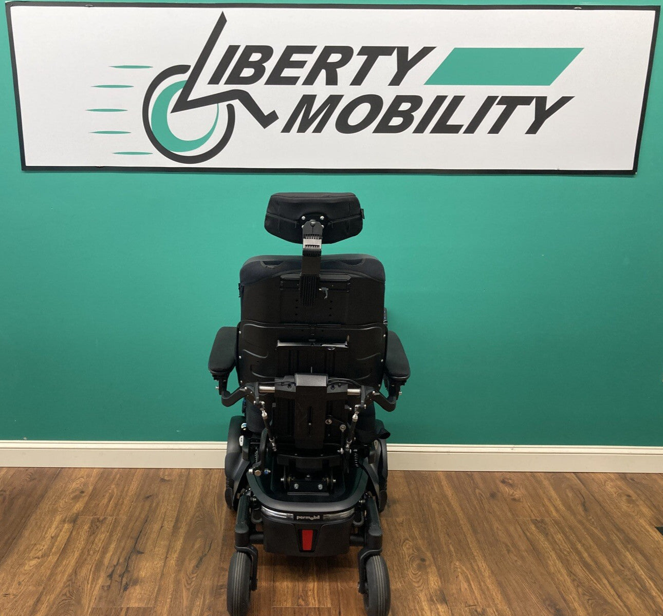2021 Permobil F3 Wheelchair w/ Power Elevate,Tilt,Recline,Legs LIGHT KIT* LM7607