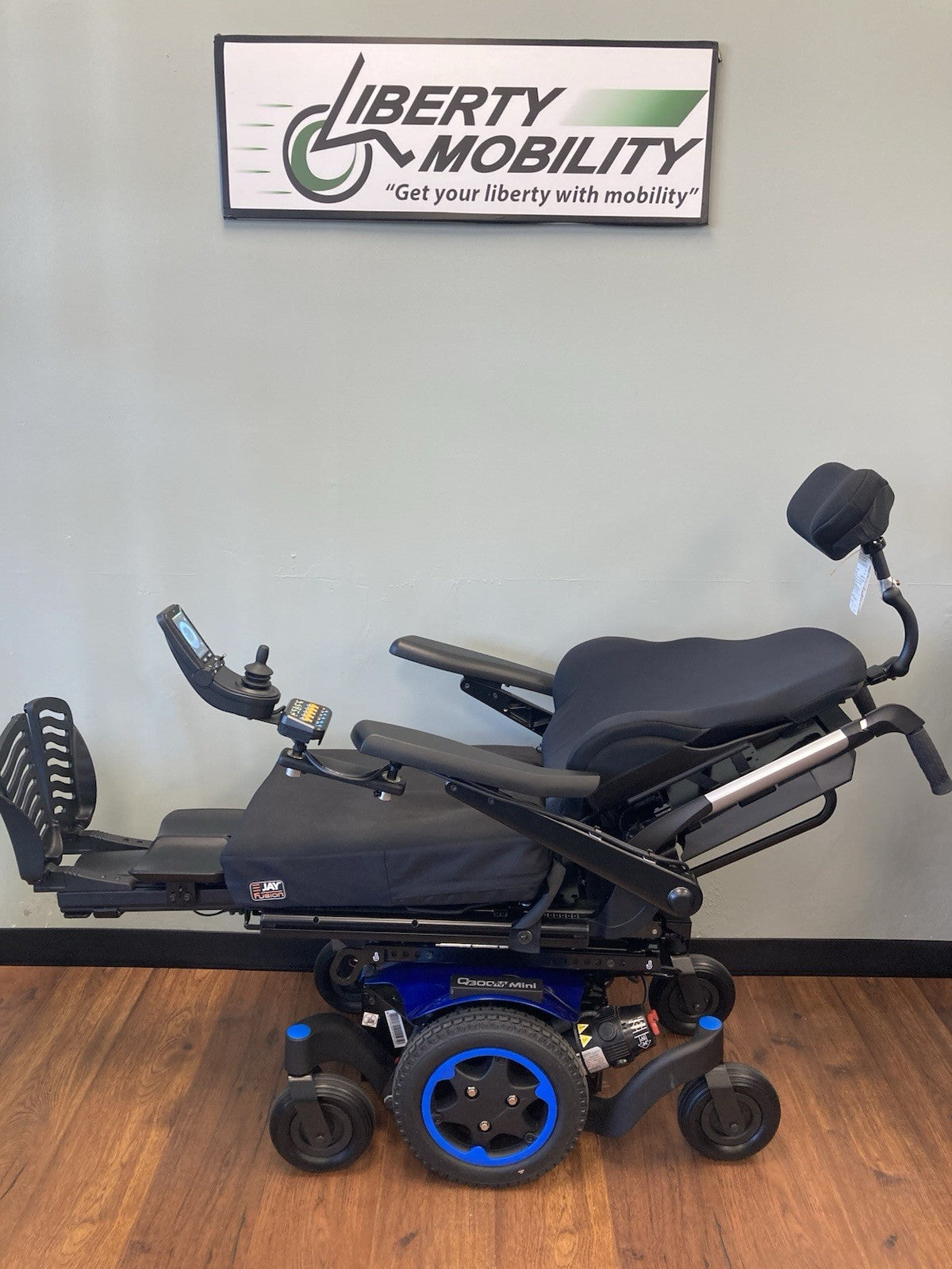 2025 Quickie Q300m Mini w/ Tilt, Elevate, Recline & Footrest ~4 Miles* #7627