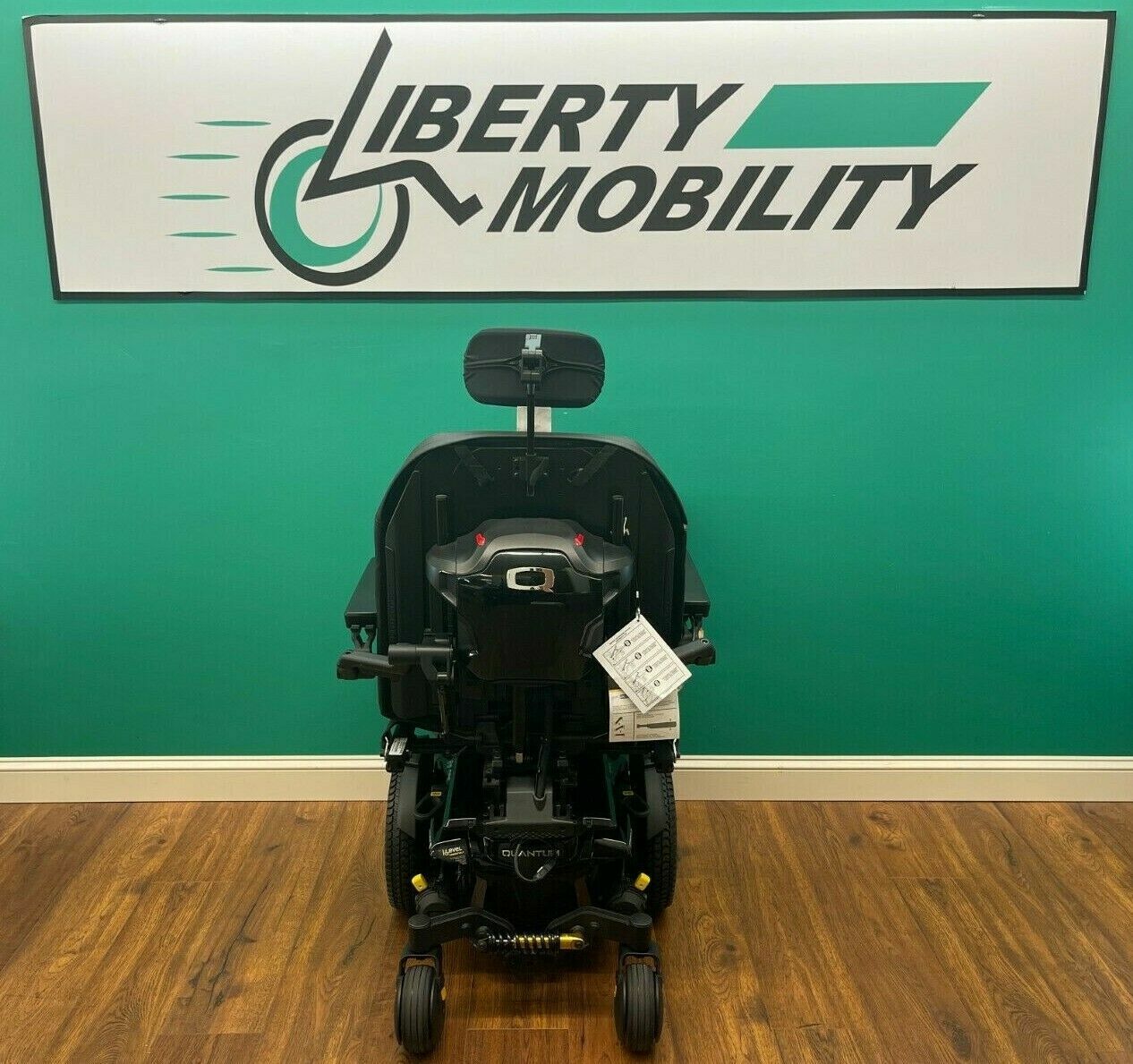 2020 Quantum EDGE 3 Wheelchair w/ Power Tilt & Power Footrest 1.8 miles* #LM7485