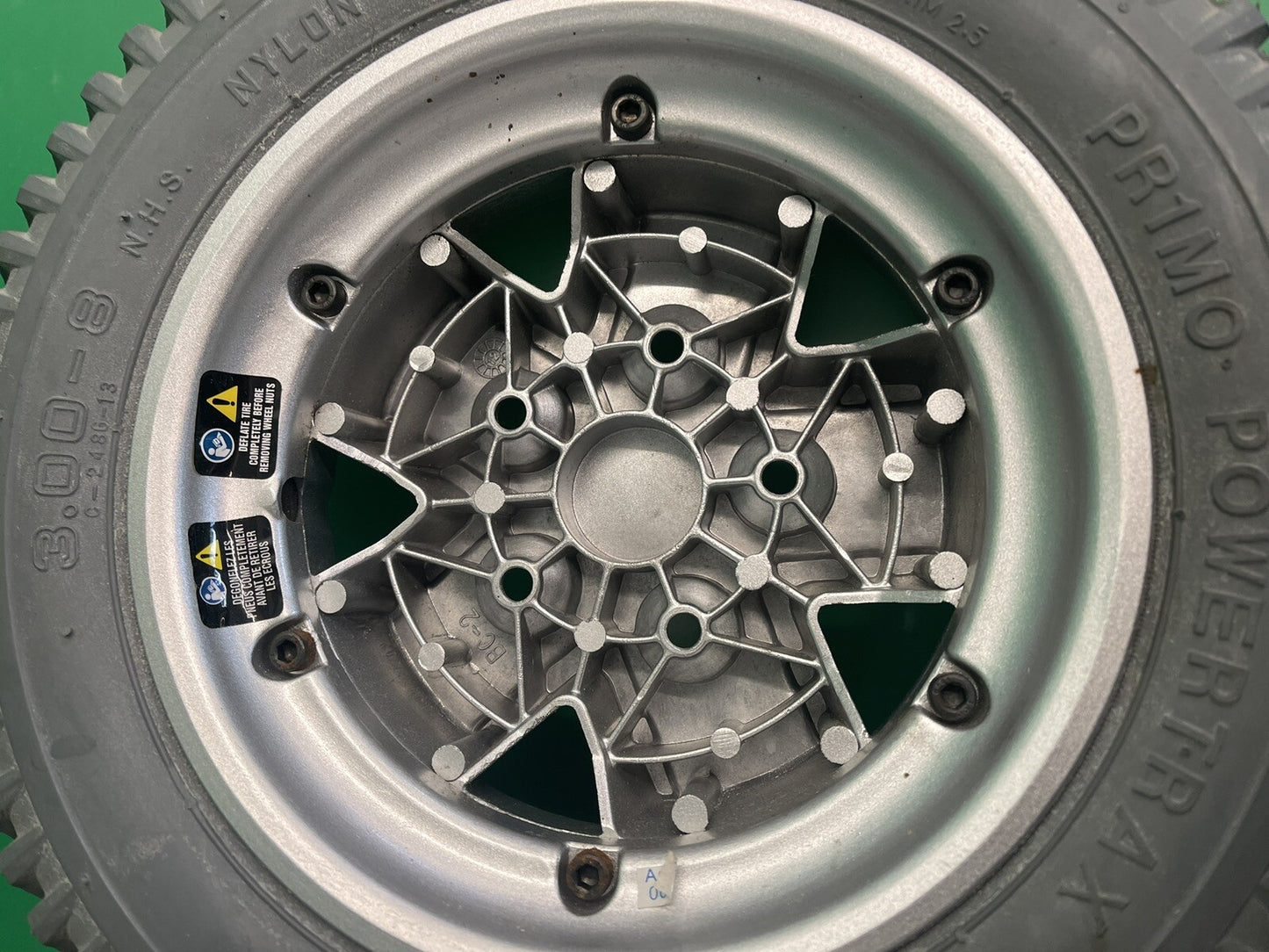 14"x3" (3.00-8) Flat Free Drive Wheel Assembly for Quantum Q6 Edge & Rival #i096