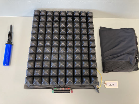 2020 Roho Air Cushion w/ Pump & Cover  17.75" X 20.25" X 4.25" QS911C #L129