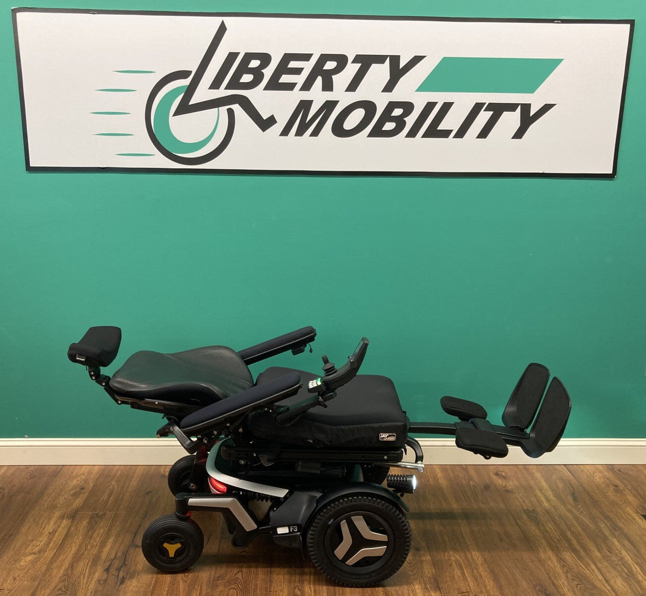 2021 Permobil F3 Wheelchair w/ Power Elevate,Tilt,Recline,Legs LIGHT KIT* LM7608
