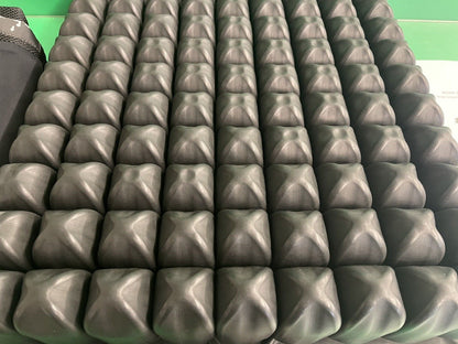 2022 Roho Quad Select Air Cushion  17.75" X 20.25"X 4.25" (QS911C) MINT* #i131