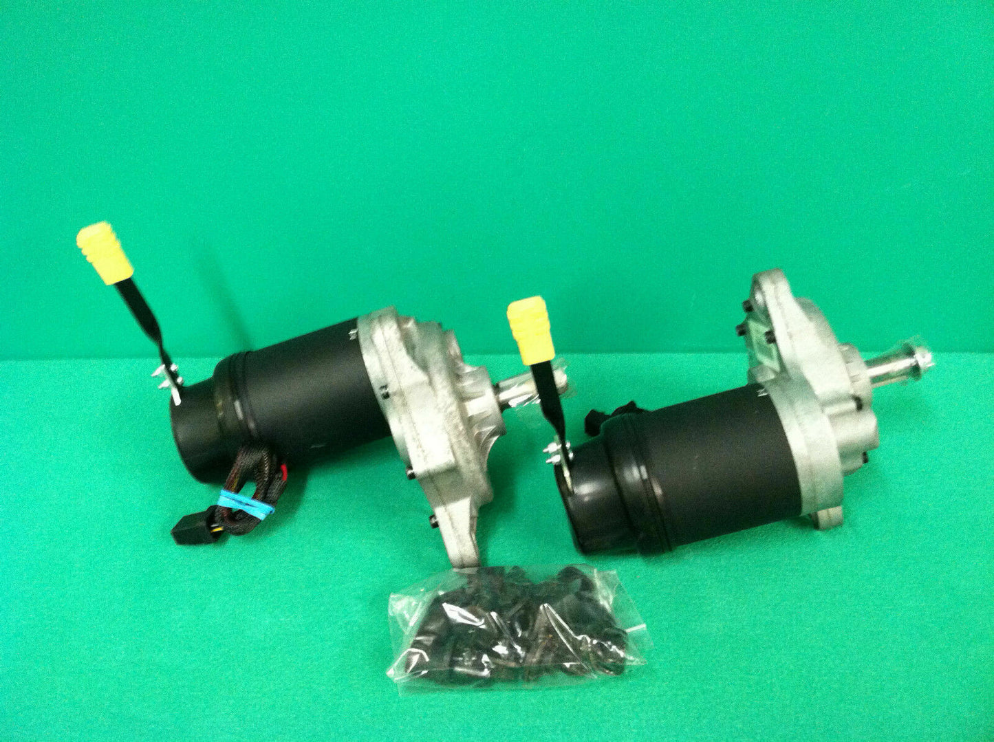 L & R Motors & Gearboxes for Scooter Store TSS 300  DRVMOTR 1417/1418 #3895