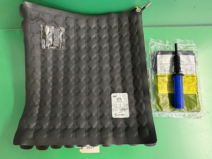 Roho Air Cushion w/ Pump & Cover  18.25" X 20.00" X 4.25" 1R1011C #L027