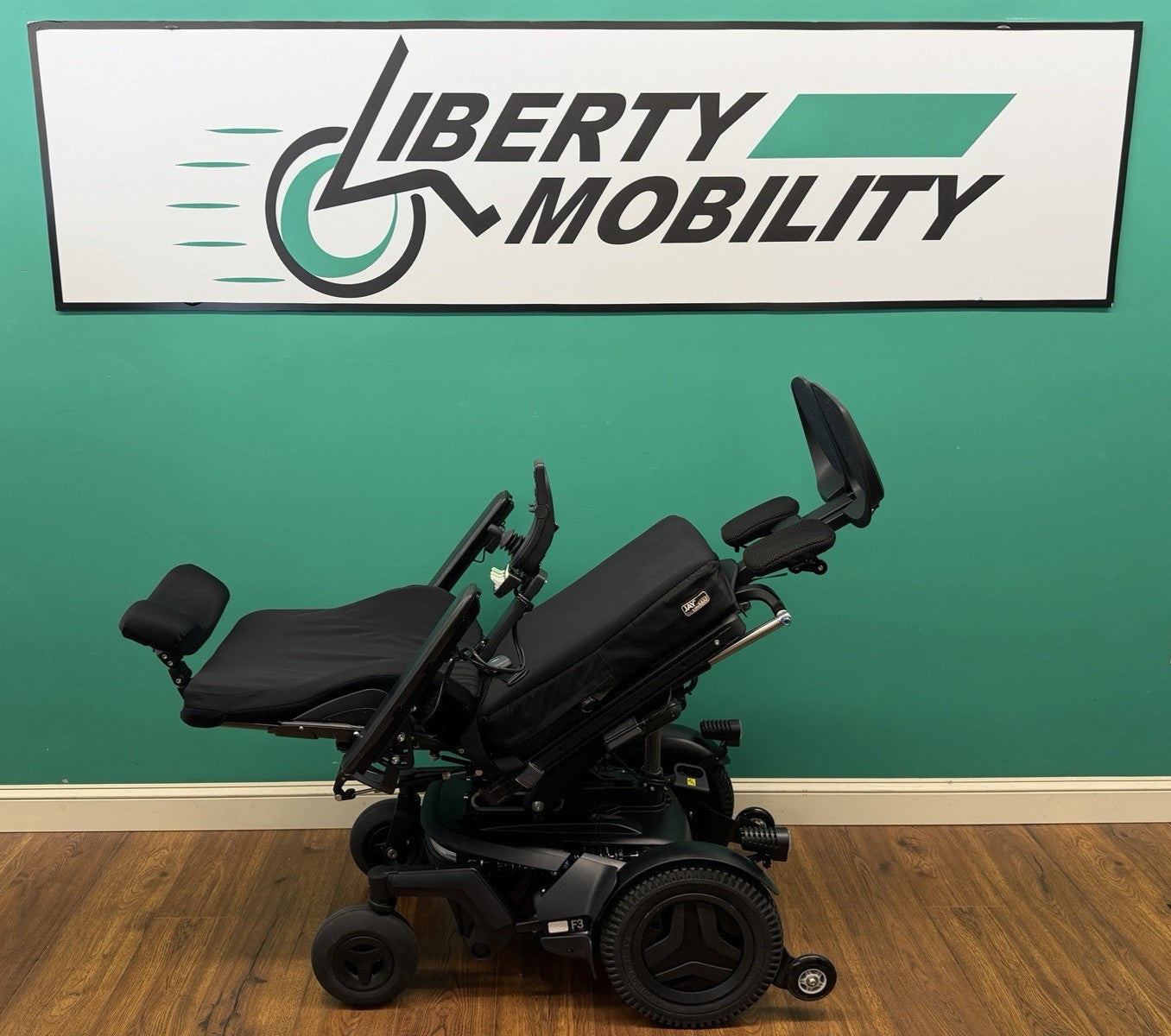 2023 Permobil F3 Wheelchair w/ Power Elevate,Tilt,Recline,Legs LIGHT KIT* 1 MILE