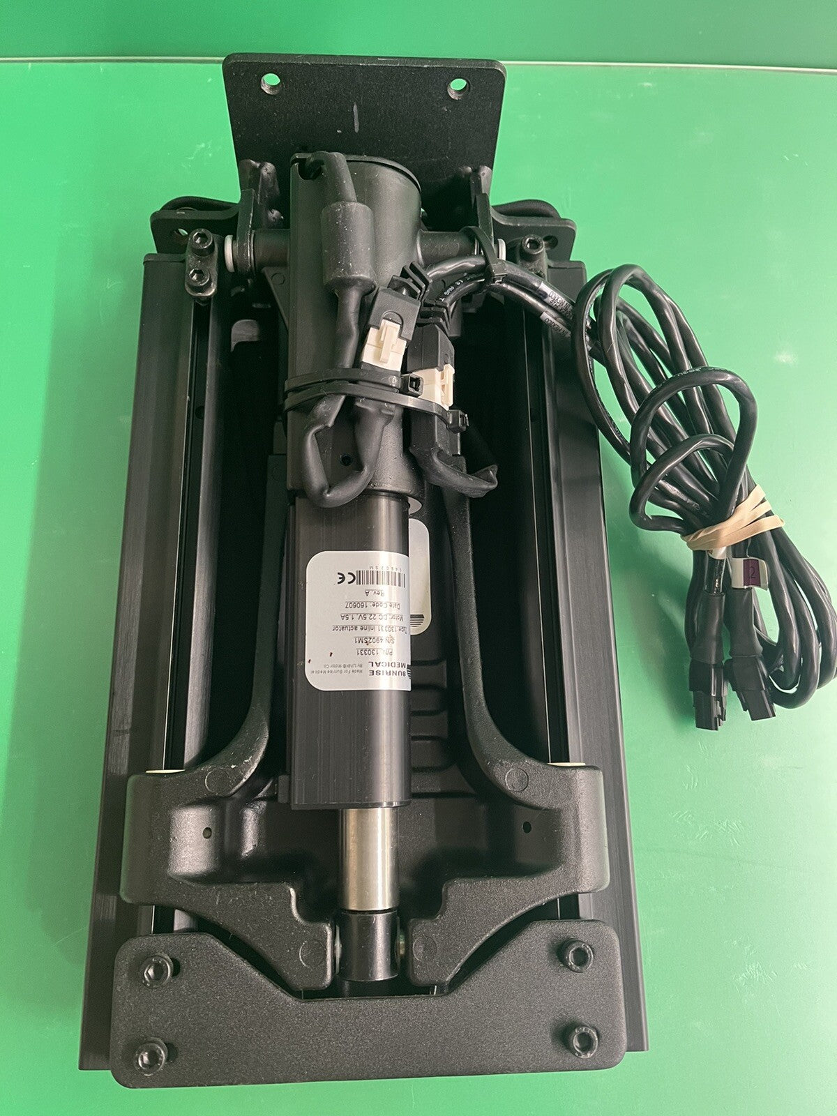 Quickie Center Mount Power Elevating Power Articulating Footrest Assembly #i301