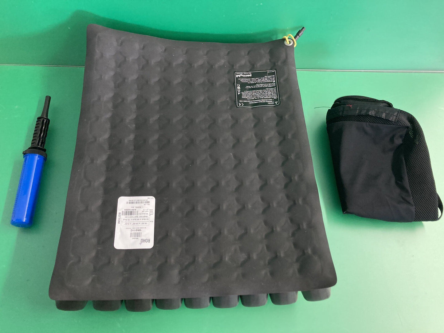 2020 Roho Air Cushion w/ Pump & Cover  16.50" X 20.00"X 4.25" 1R911C #J195