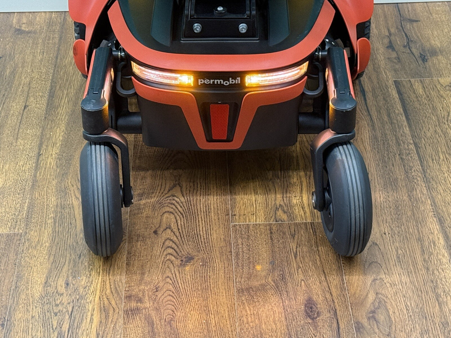 2022 Permobil F3 w/ Elevate, Tilt, Recline, Legs & 30° Anterior Tilt 51 Mi #7594