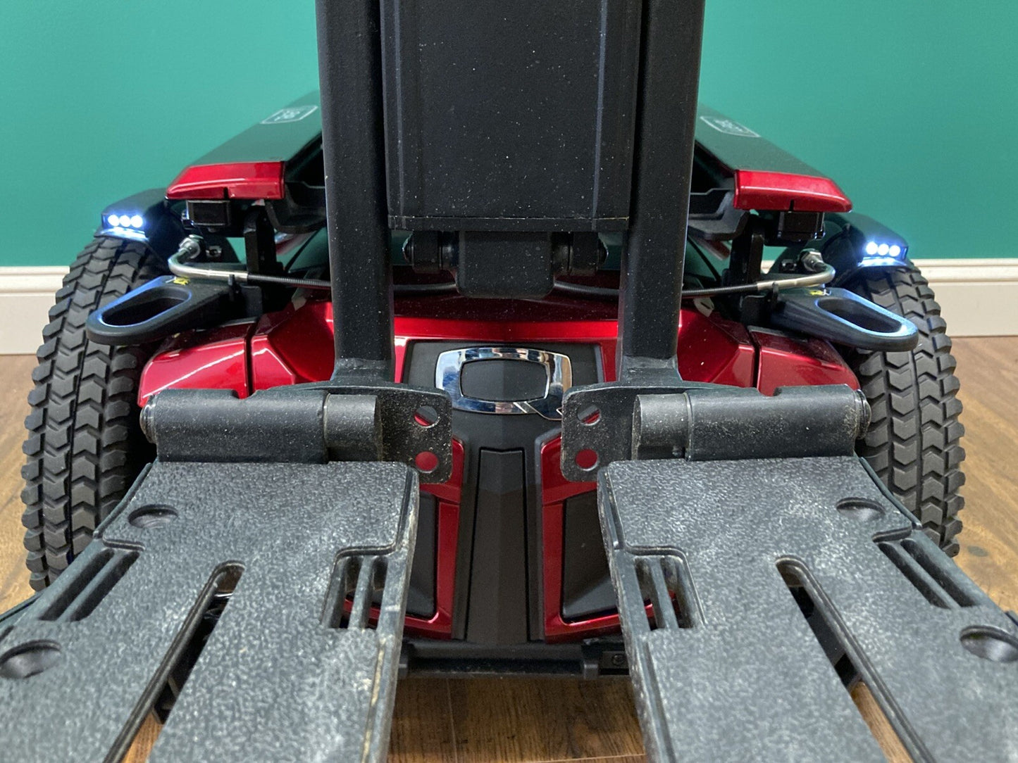 2022 Quantum EDGE 3 Wheelchair -Elevate, Tilt, Recline & Legs LIGHT KIT* #LM7599